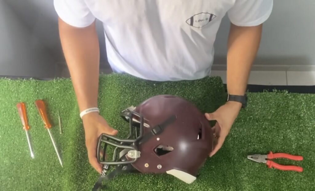 Como montar um Capacete de Futebol Americano Marca Riddell Modelo Speed